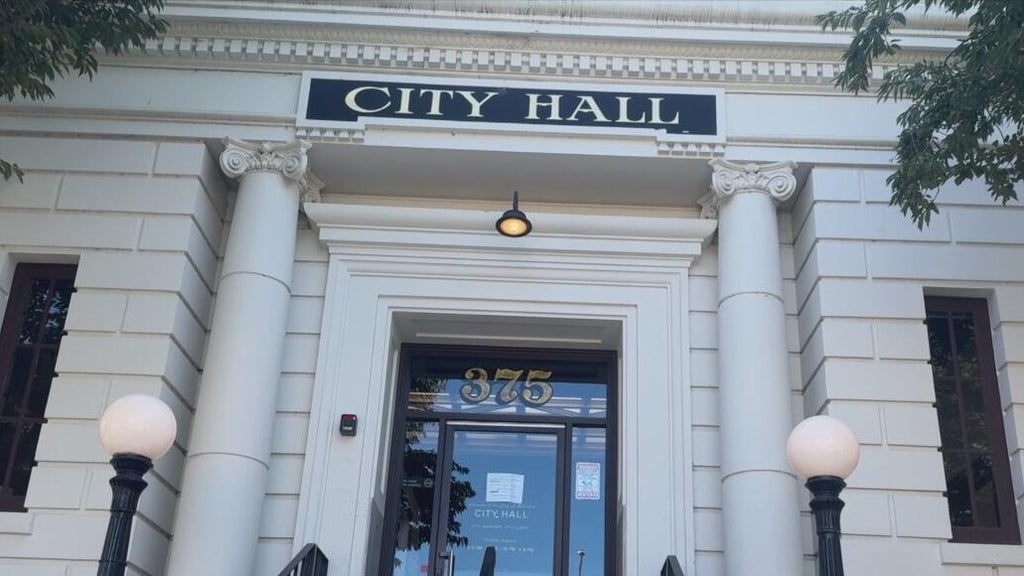 Hollister cancels town hall meetings amid outcry over layoffs, budget woes — CBS Bay Area (KPIX), Belvedere Government news