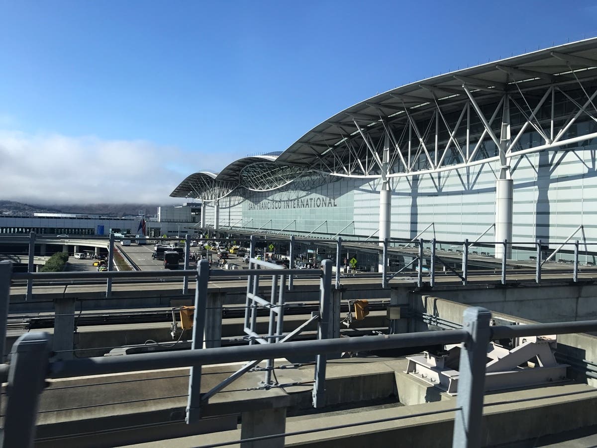 SFO-Bound Flight Makes Emergency Landing Over Odor: Report — Belvedere Community news